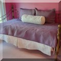 F30. Metal daybed. 